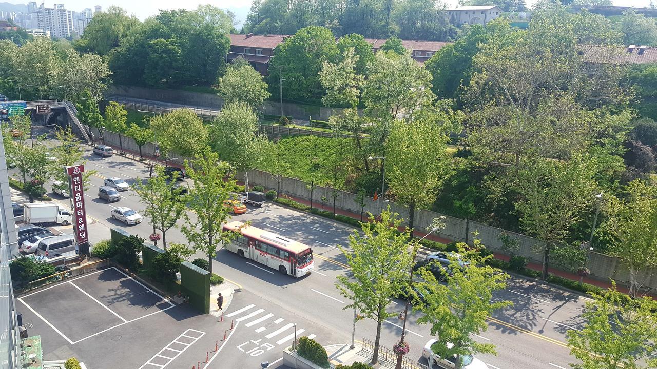 Itaewon Crown Hotel Seoul Exterior foto